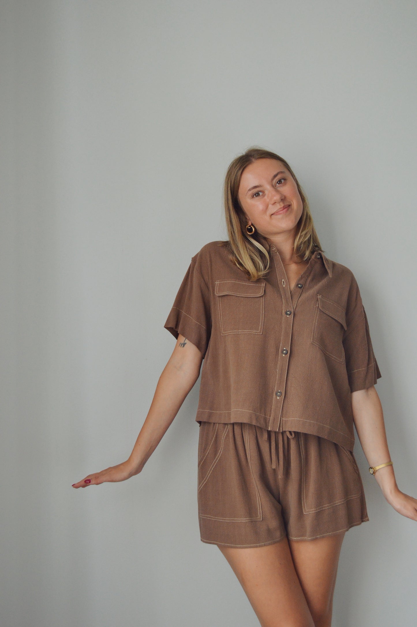 DRIFTWOOD BUTTON DOWN TOP
