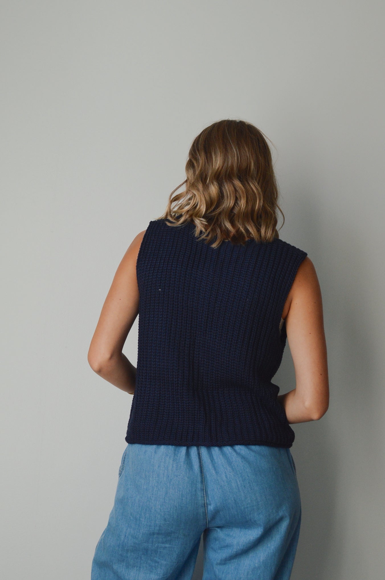 DEEP SEA BLUE KNIT VEST