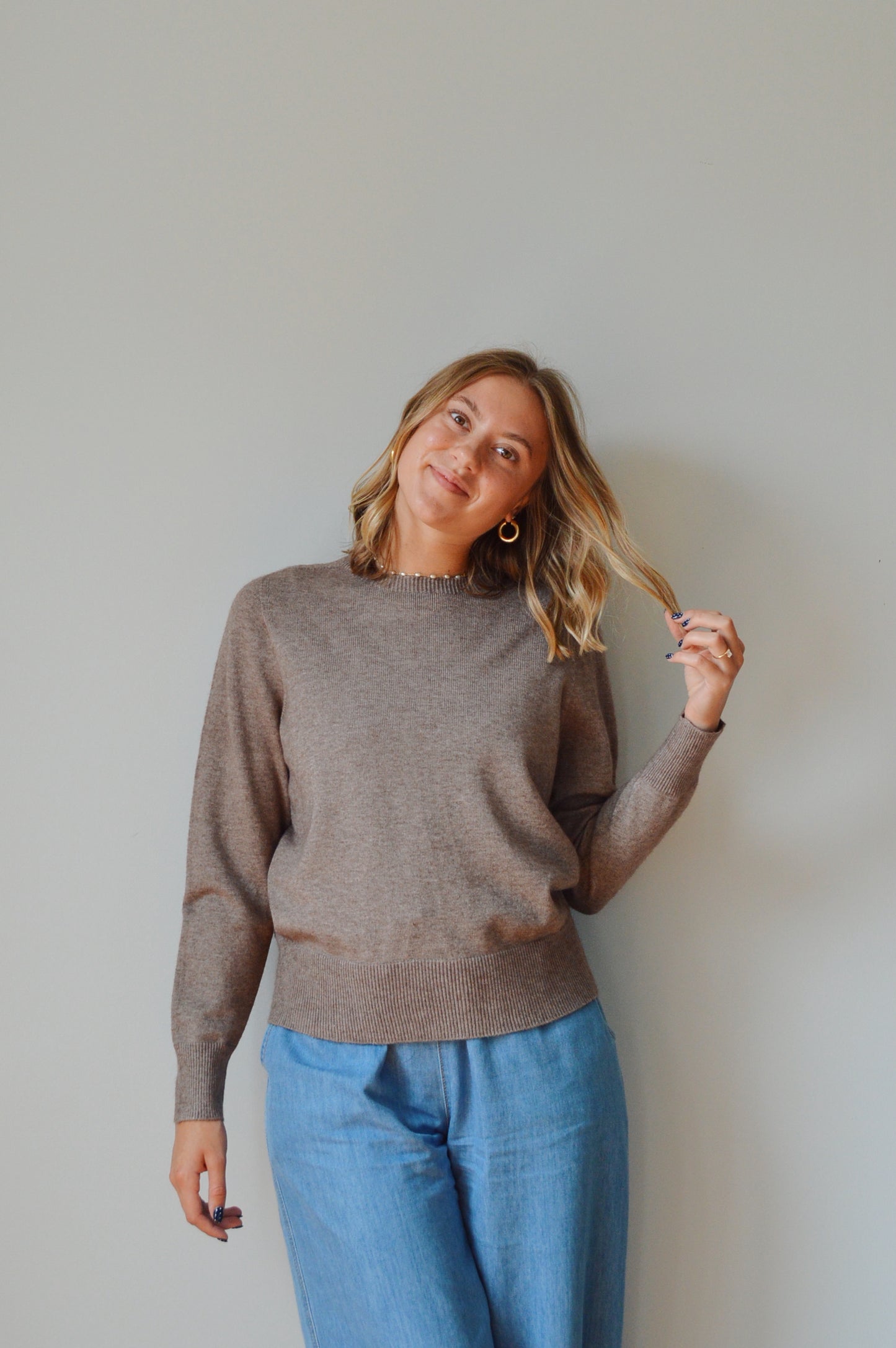 ESPRESSO CREW NECK SWEATER