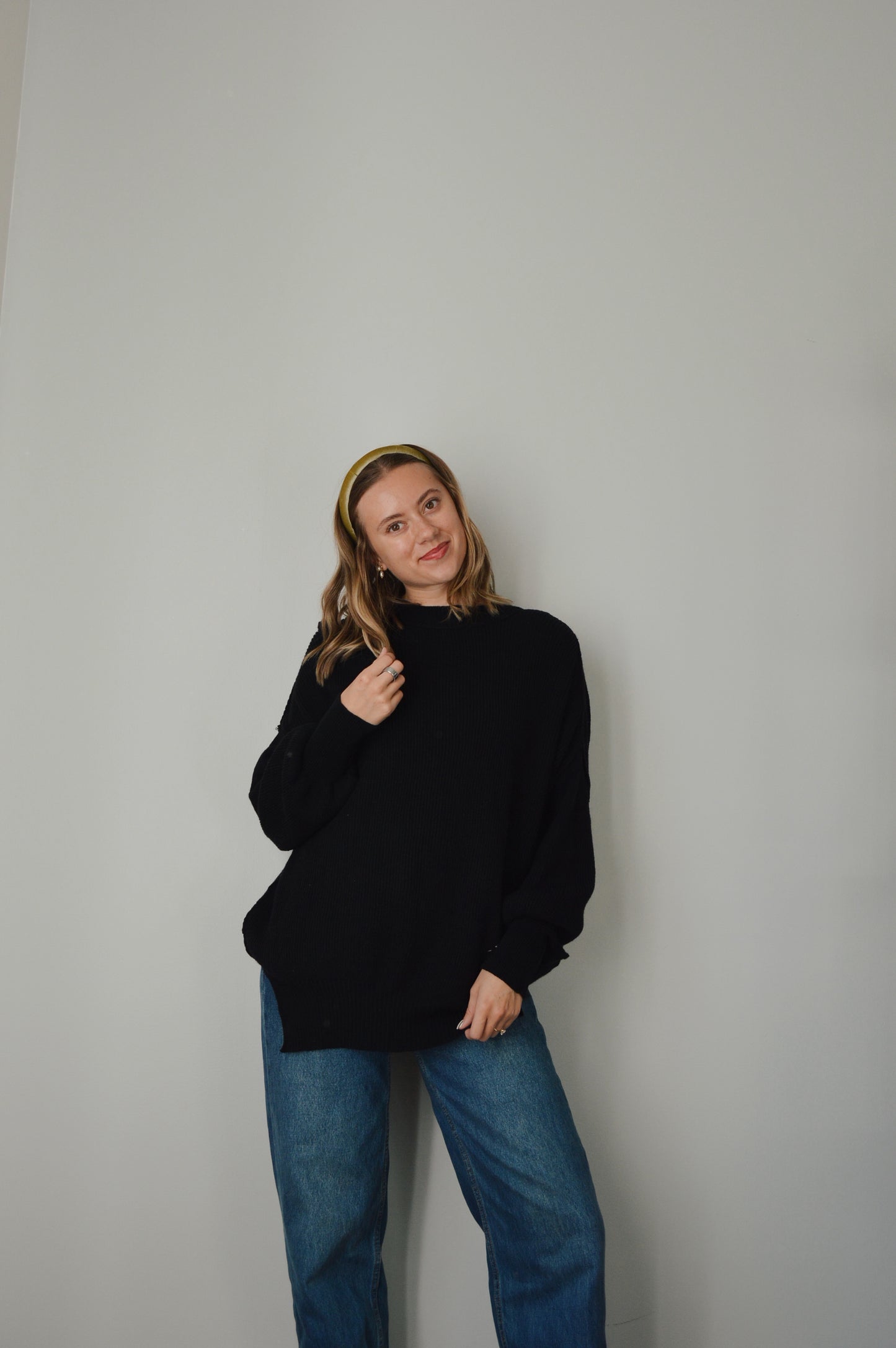 BACK TO THE BASICS BLACK SWEATER