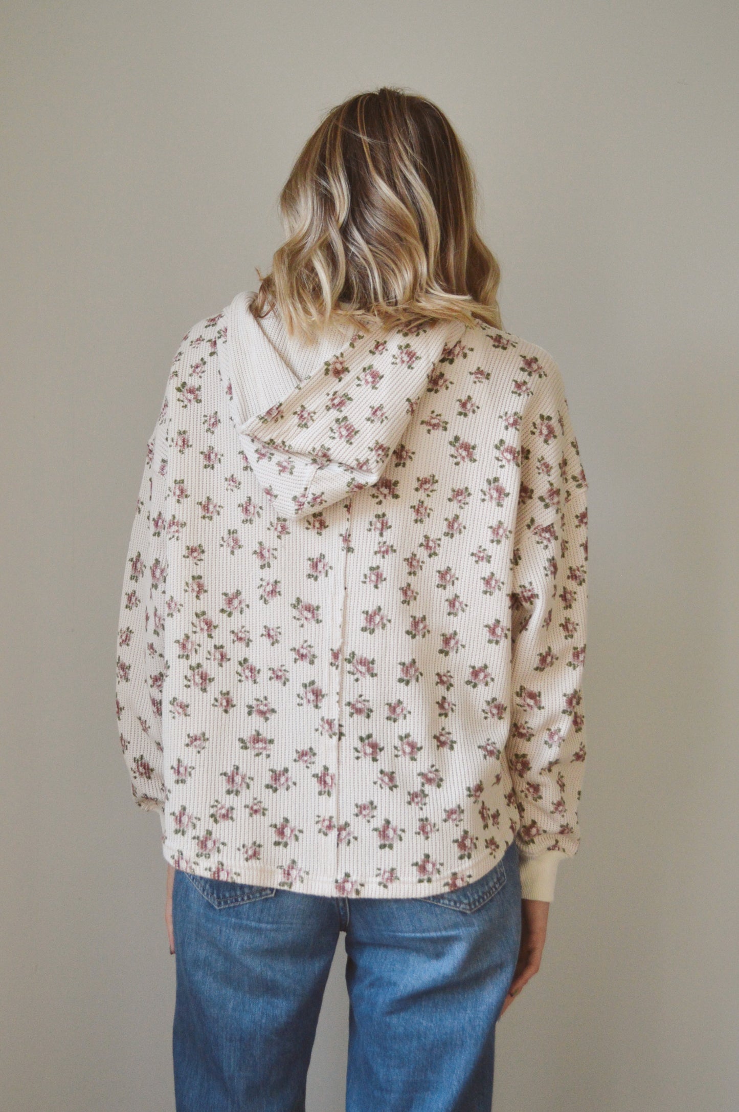 DAINTY FLORAL HOODED TOP