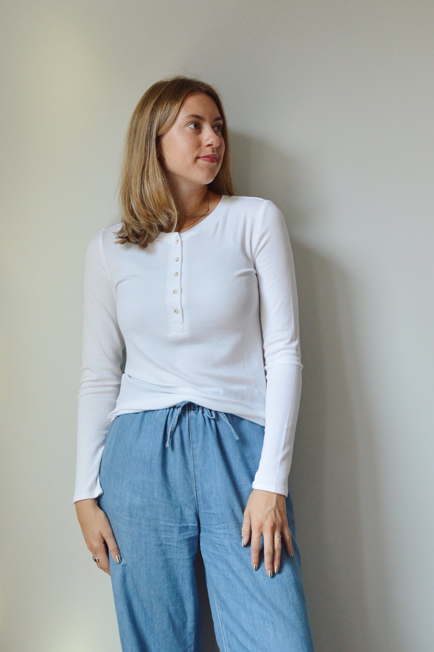SIMPLE WHITE HENLEY TOP