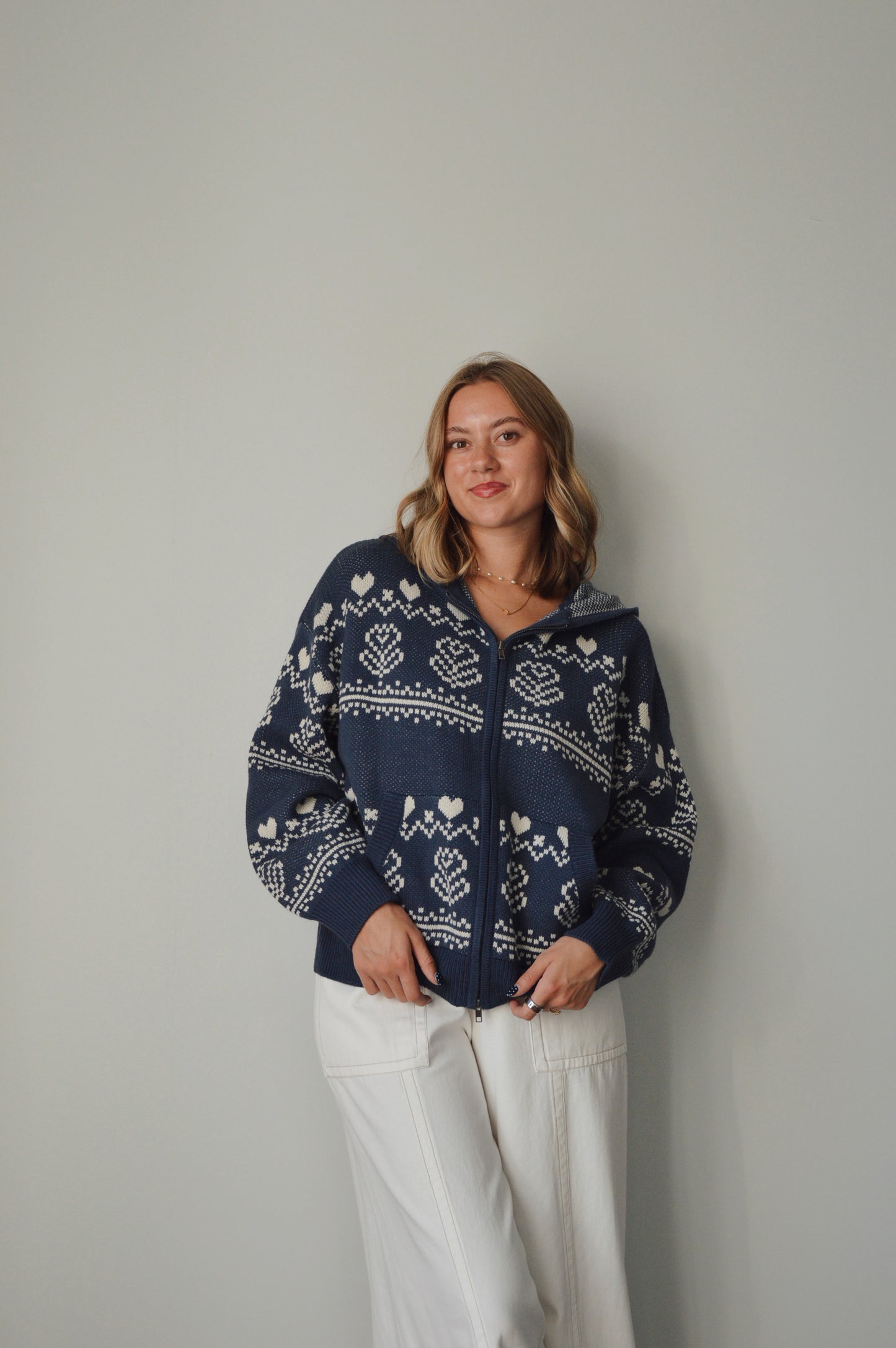 SKI LODGE HOODED SWEATER