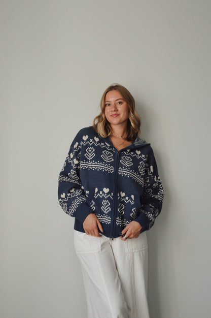 SKI LODGE HOODED SWEATER