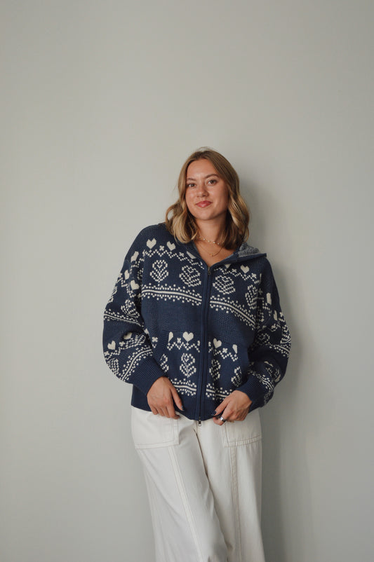 SKI LODGE HOODED SWEATER