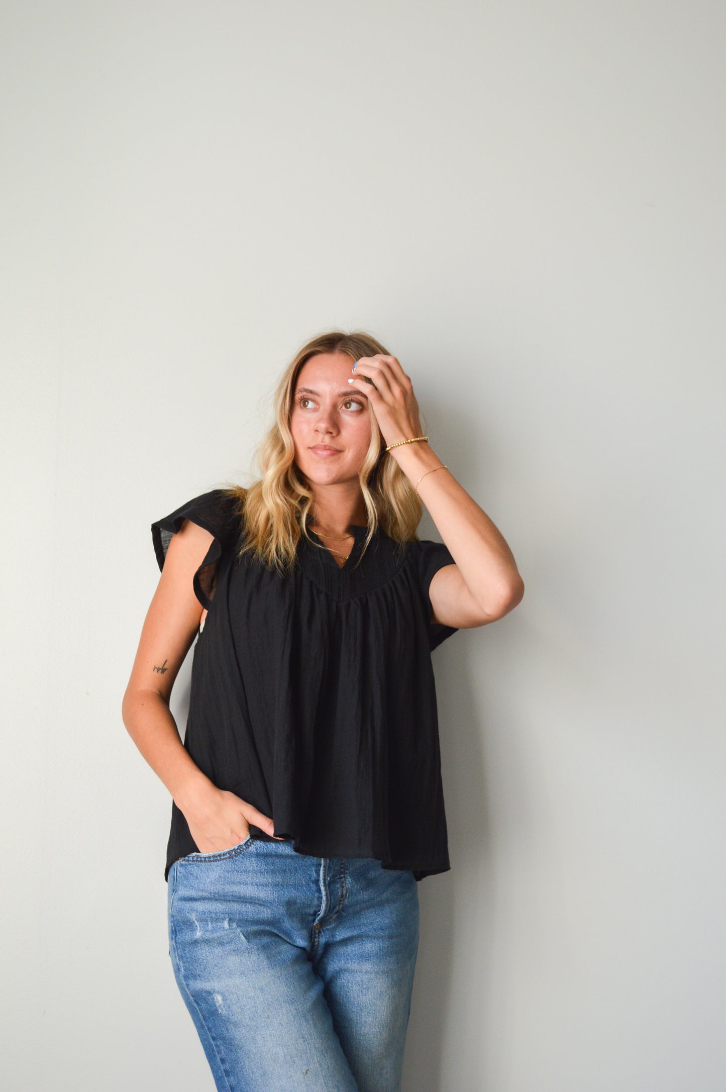 ASPEN BLACK RUFFLE BLOUSE