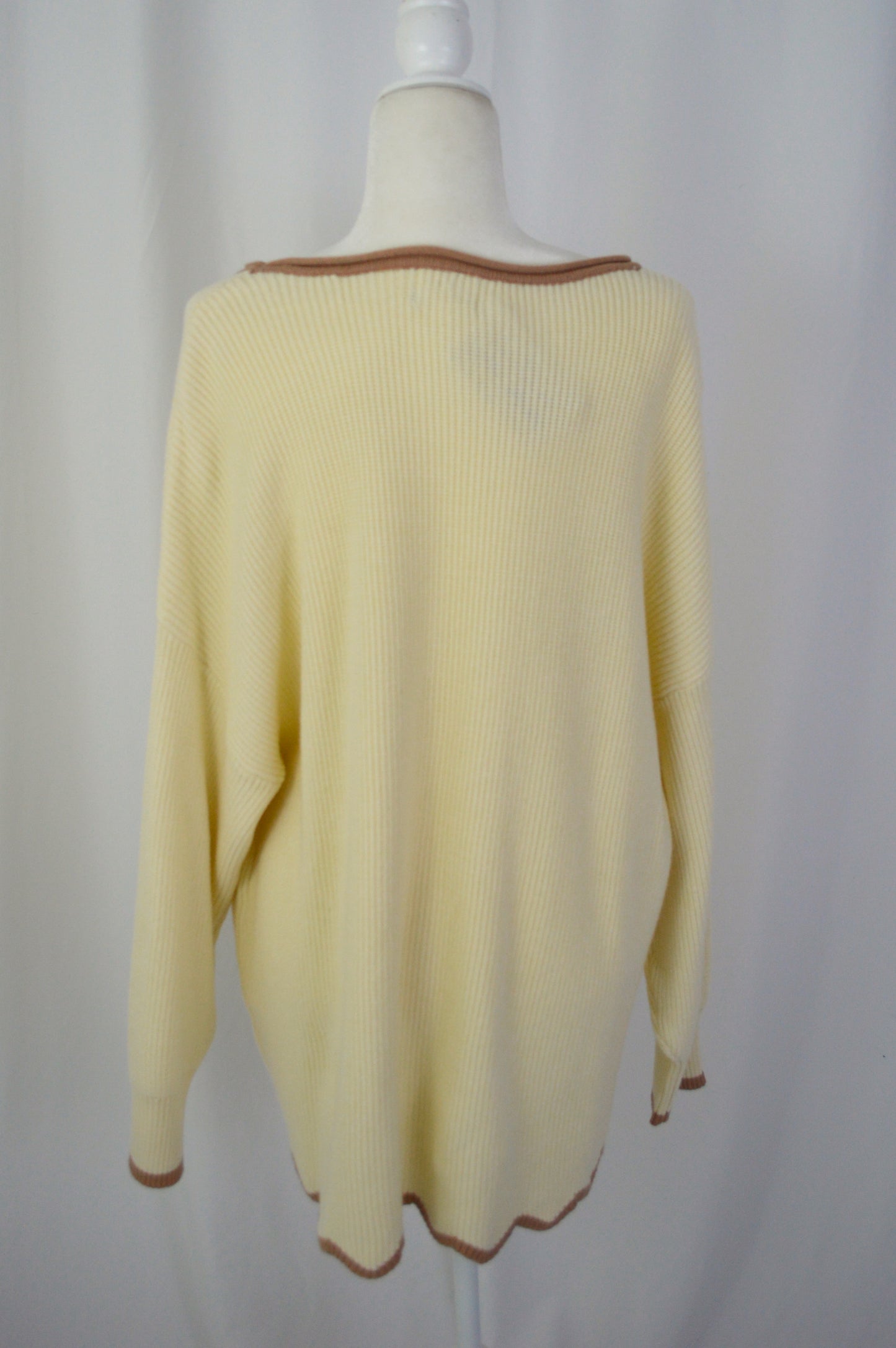+ SCALLOP HEM SWEATER