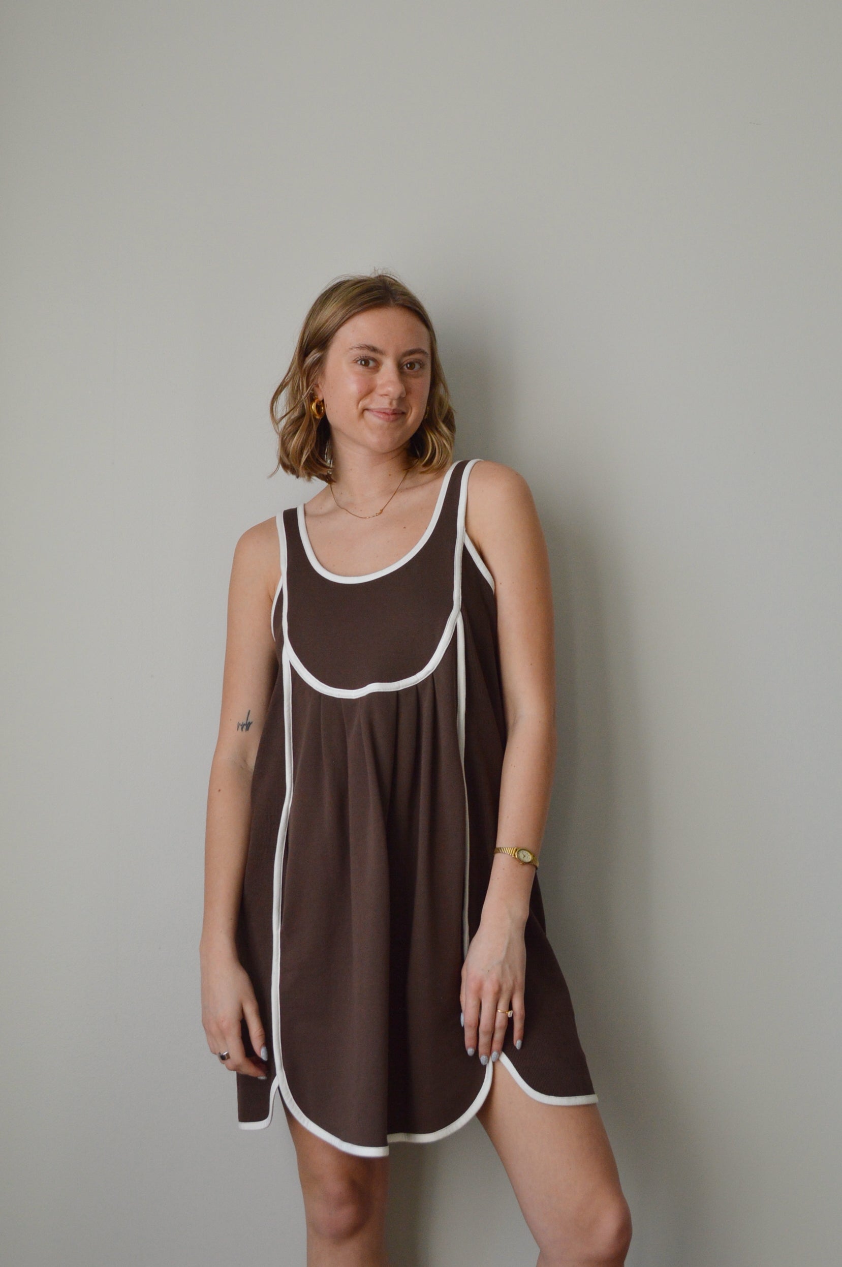 GAME SET MATCH BROWN ATHLETIC DRESS LARGE