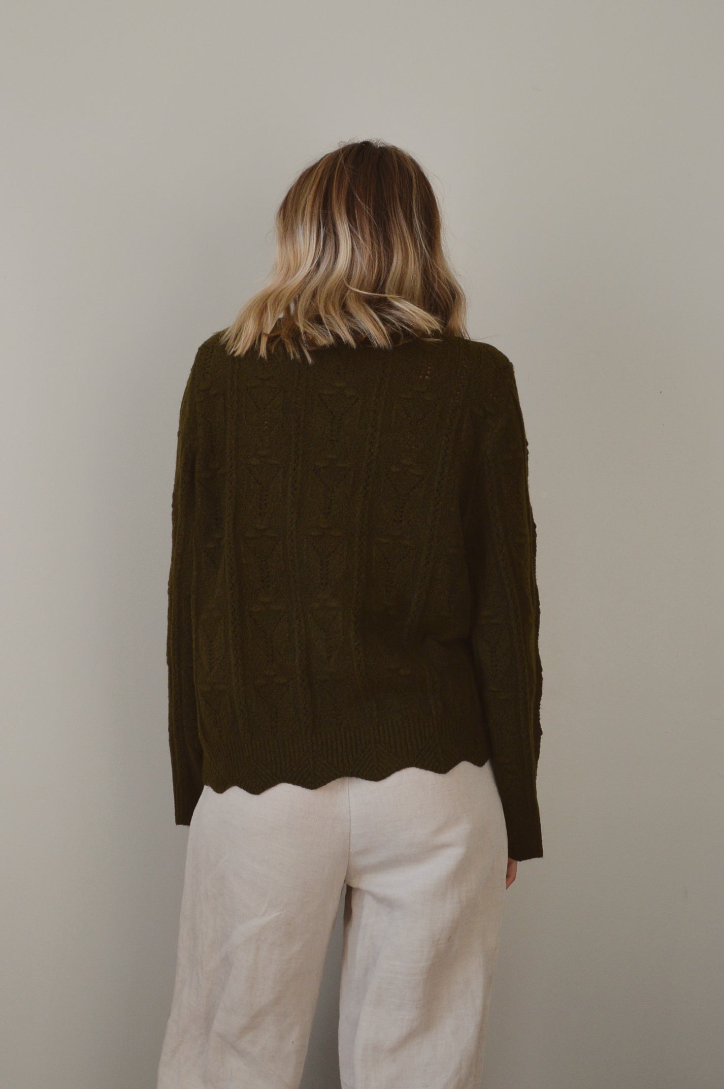 EVERGREEN SCALLOPED SWEATER