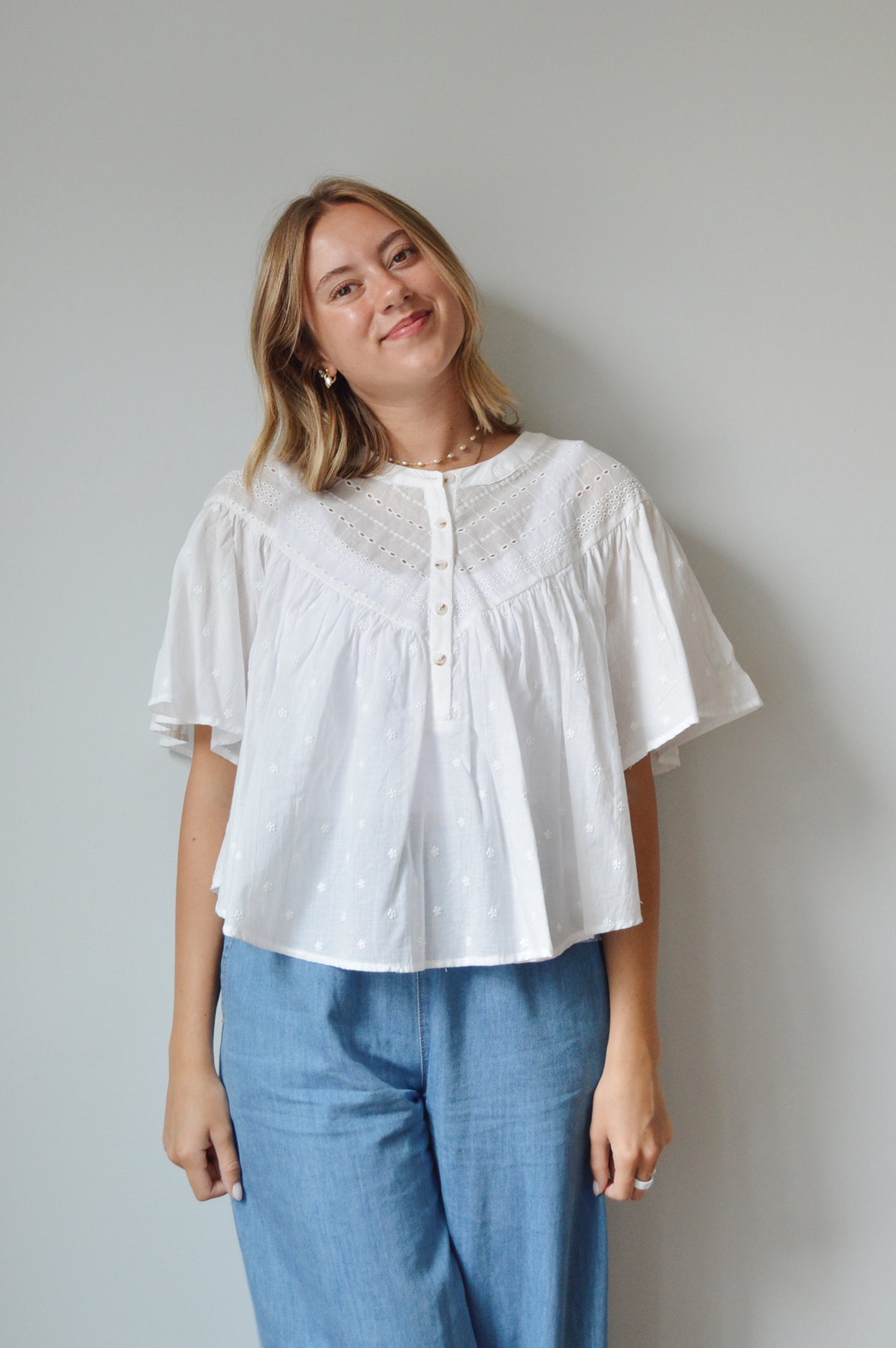 SEASHELL WHITE BLOUSE