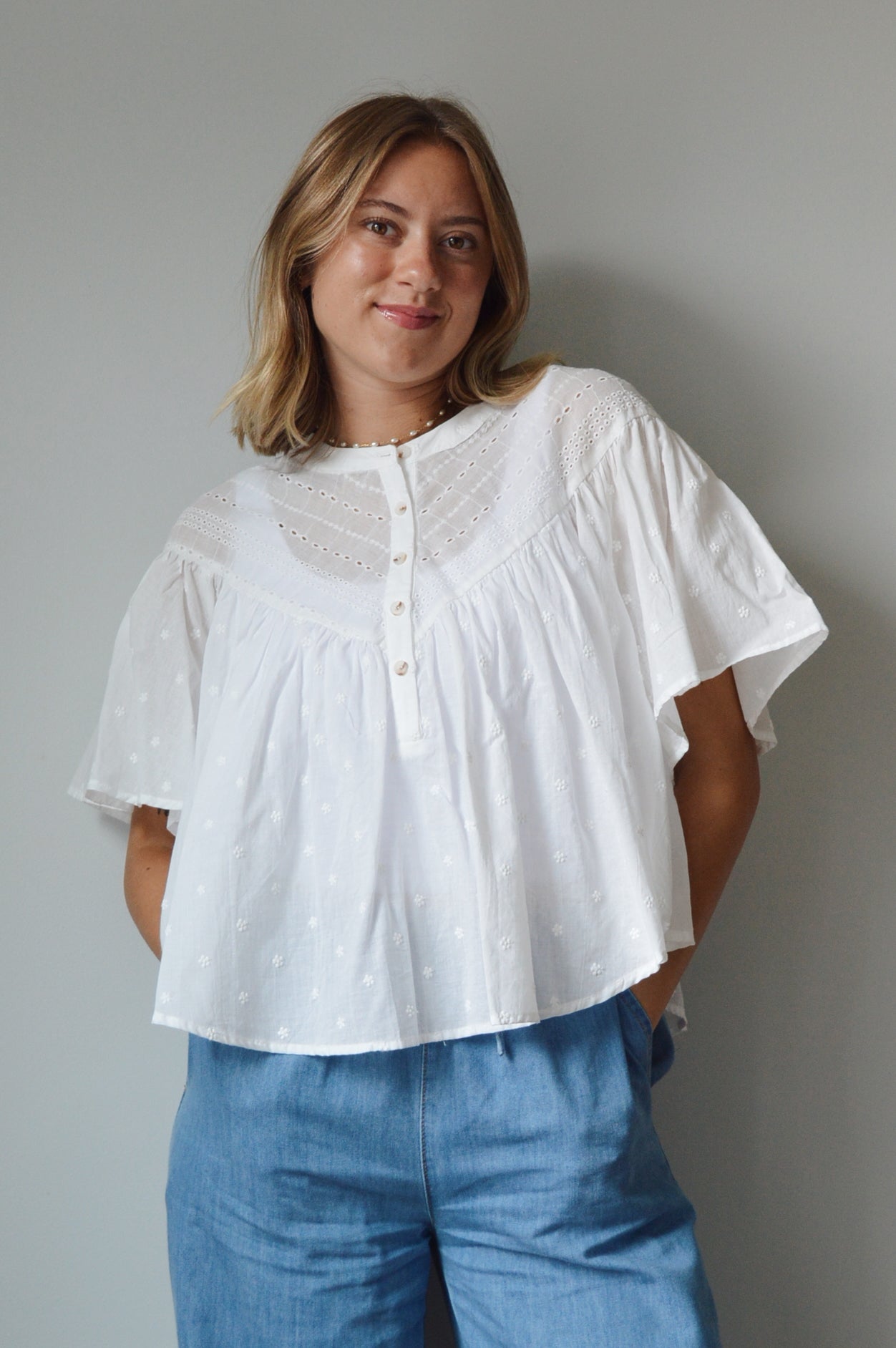 SEASHELL WHITE BLOUSE