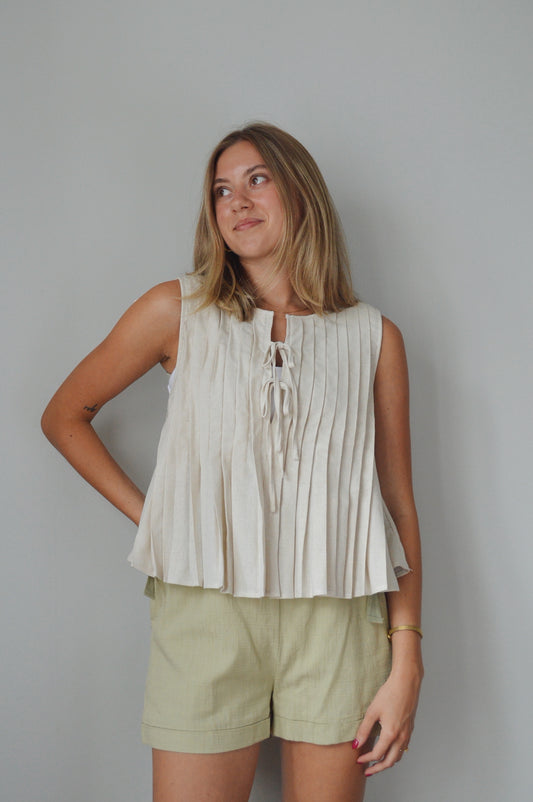 BREEZY PLEATED TOP