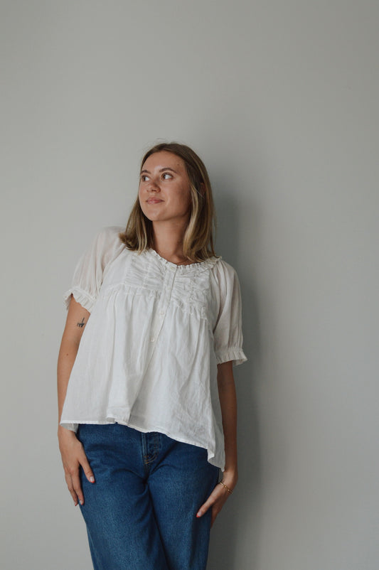VINTAGE WHITE BLOUSE