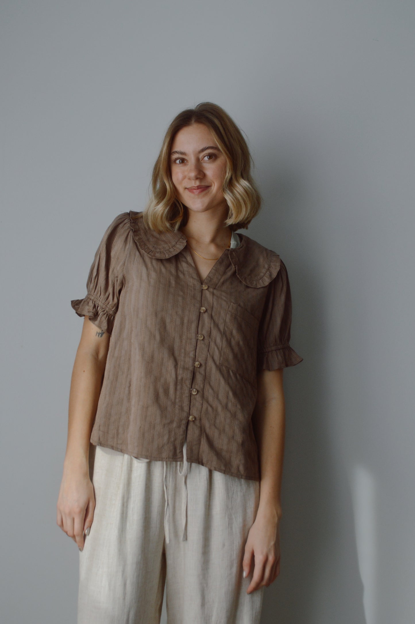 MORNING COFFEE COLLARED BLOUSE