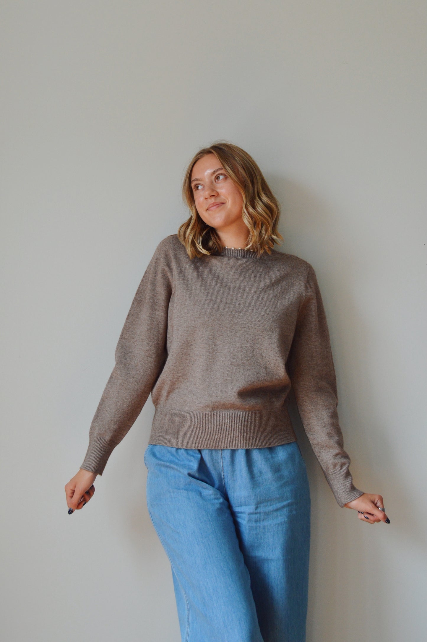 ESPRESSO CREW NECK SWEATER
