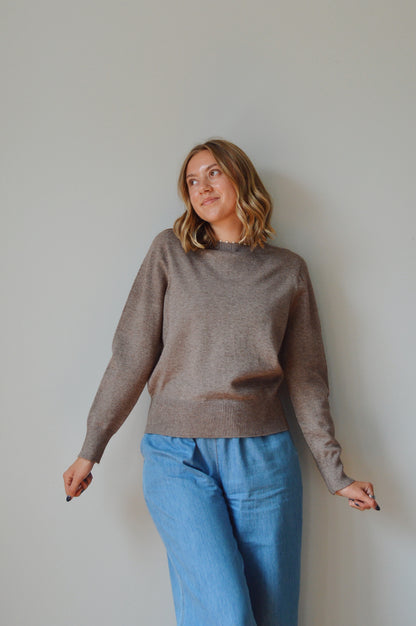 ESPRESSO CREW NECK SWEATER