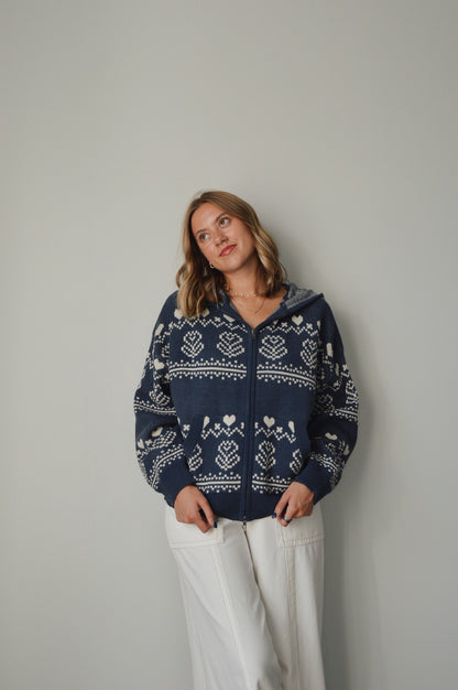 SKI LODGE HOODED SWEATER