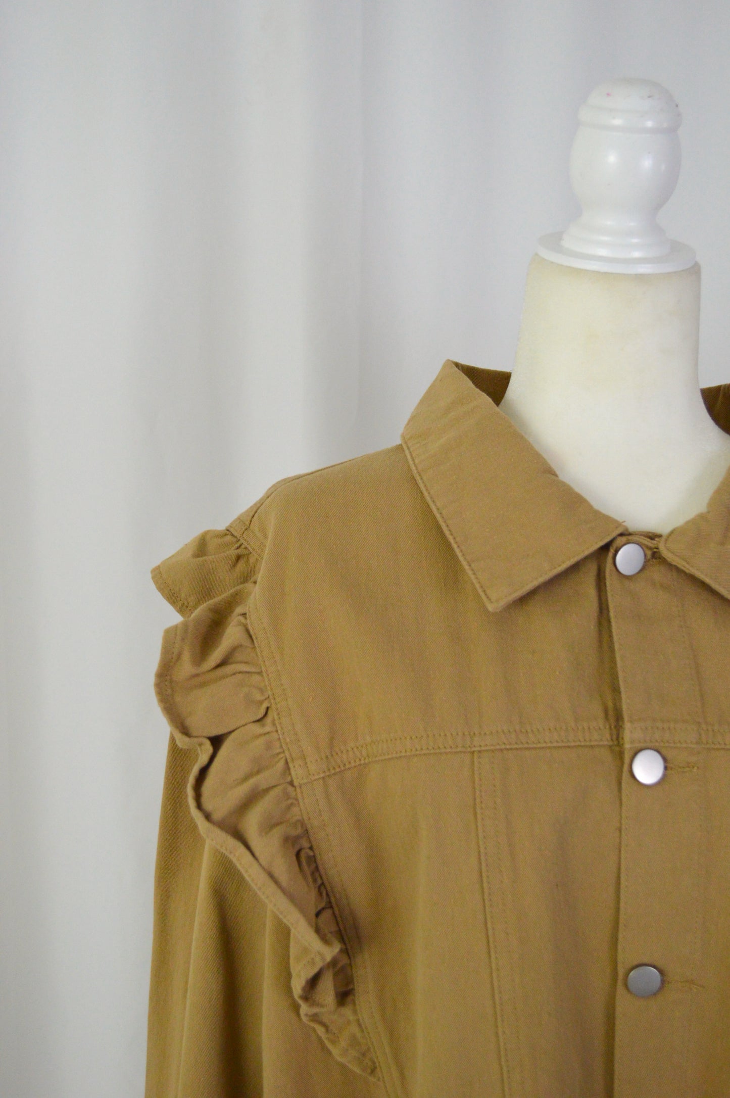 + KHAKI RUFFLE JACKET