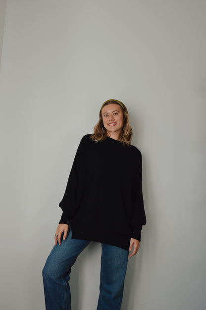 BACK TO THE BASICS BLACK SWEATER