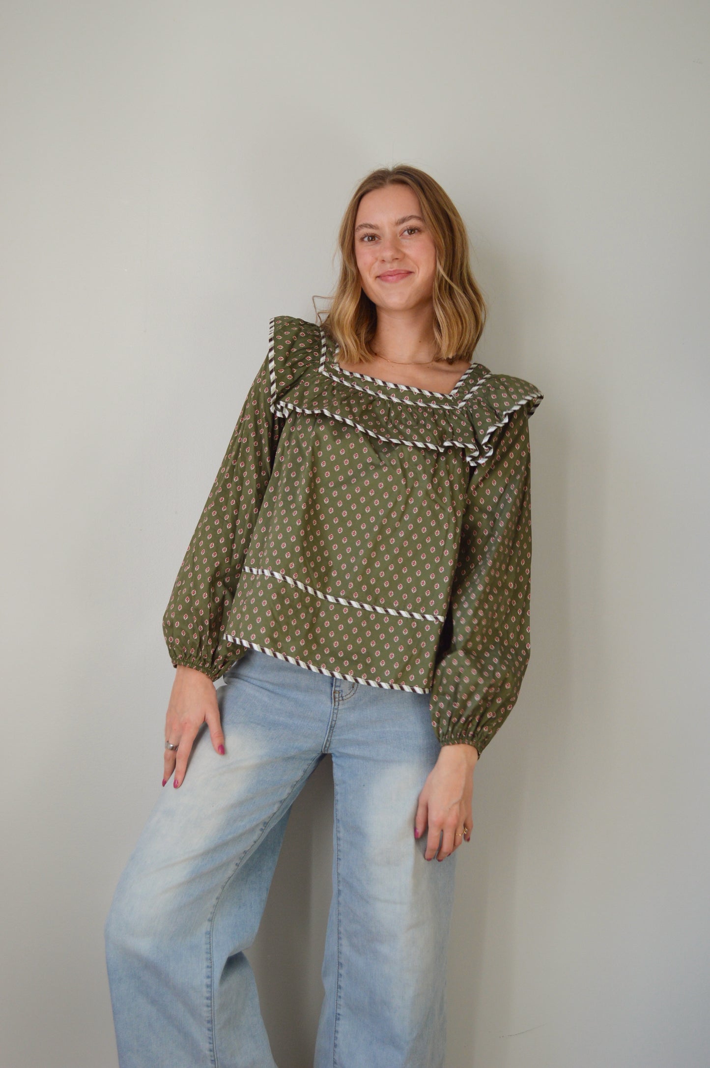 TRADITIONS OLIVE PRINTED BLOUSE