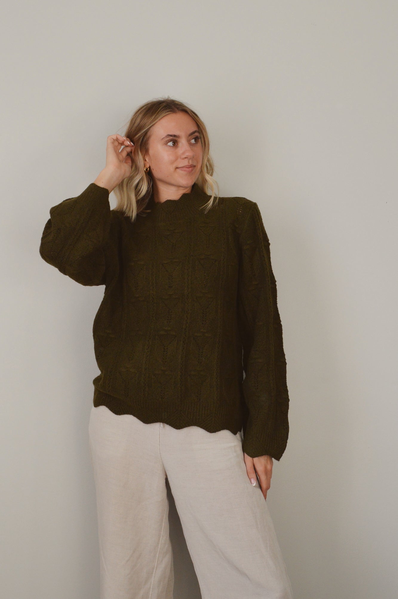 EVERGREEN SCALLOPED SWEATER