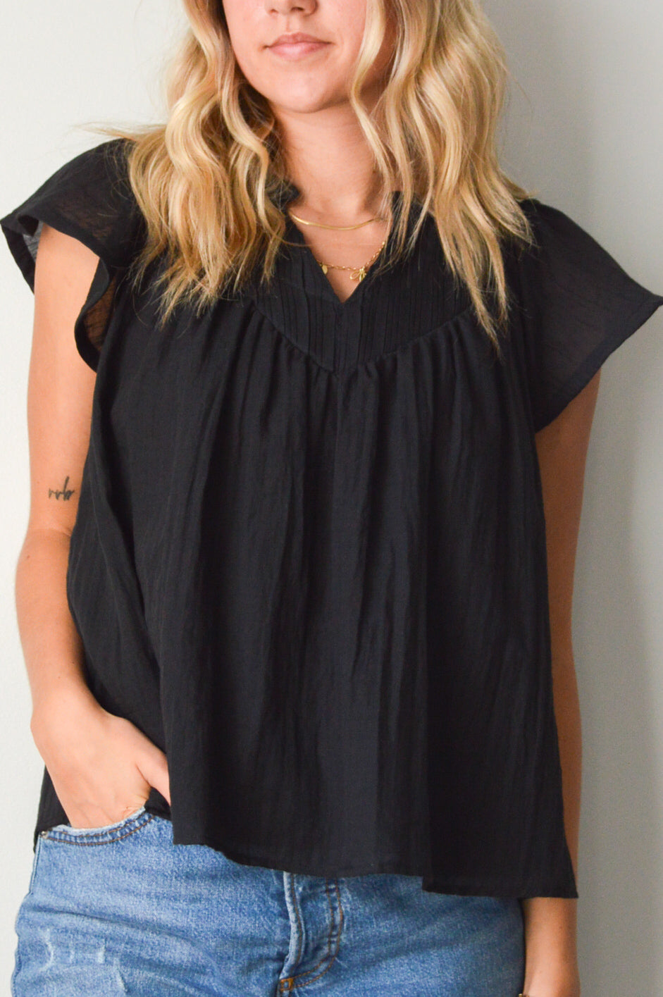 ASPEN BLACK RUFFLE BLOUSE